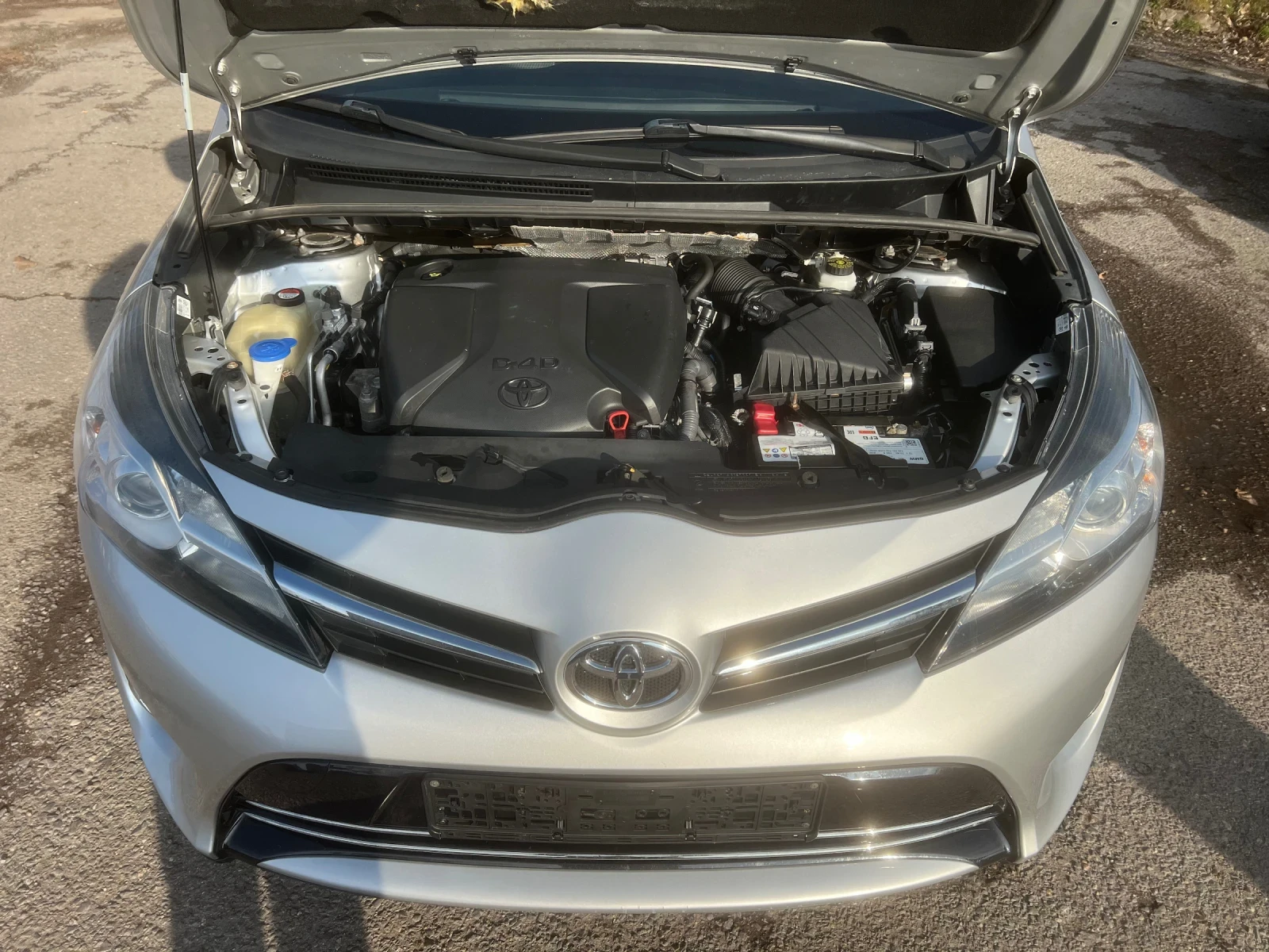 Toyota Verso 1.6D4D , EU5B , 7mesta, снимка 16 - Автомобили и джипове - 56364354