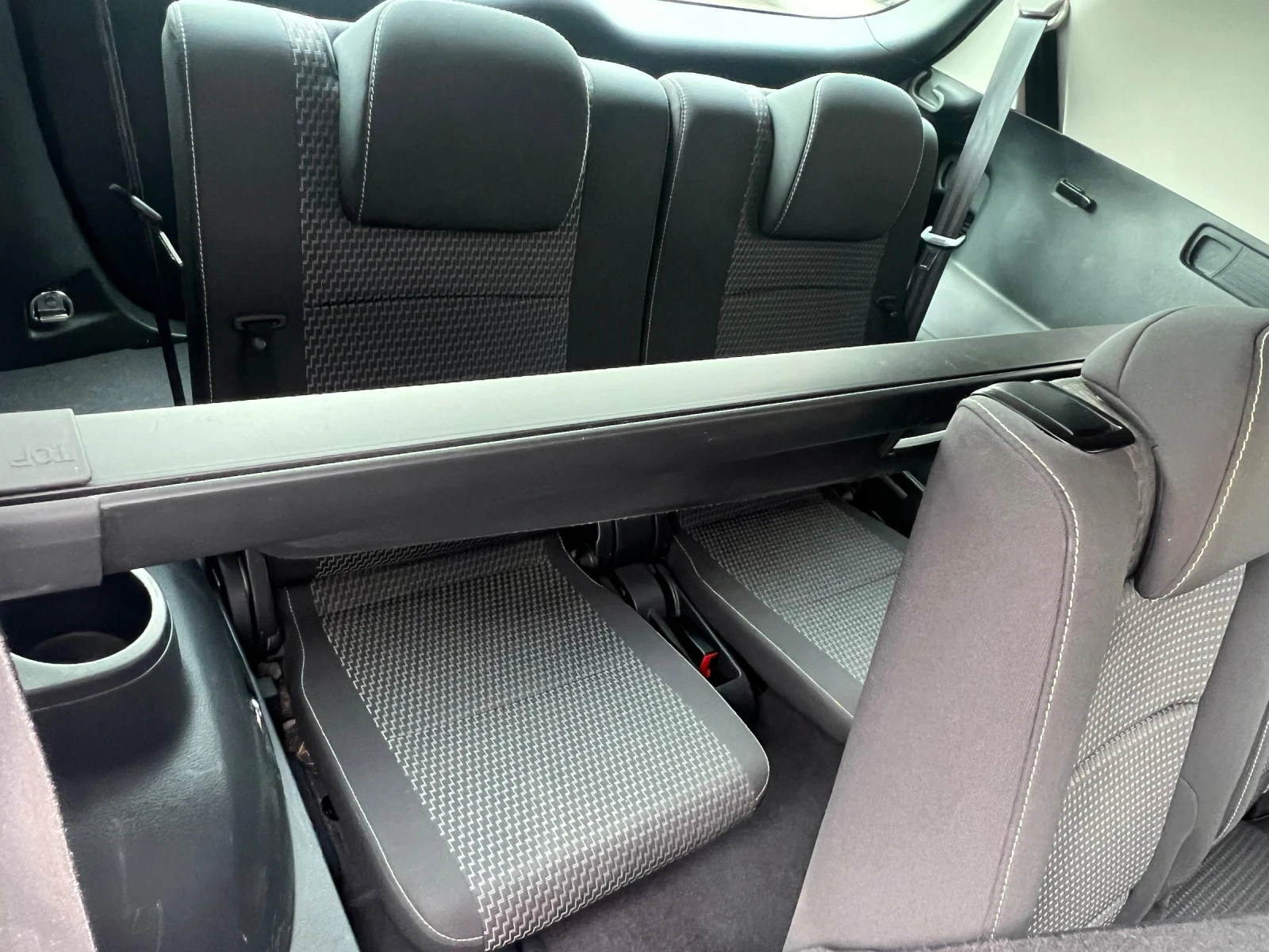 Toyota Verso 1.6D4D , EU5B , 7mesta, снимка 11 - Автомобили и джипове - 56364354