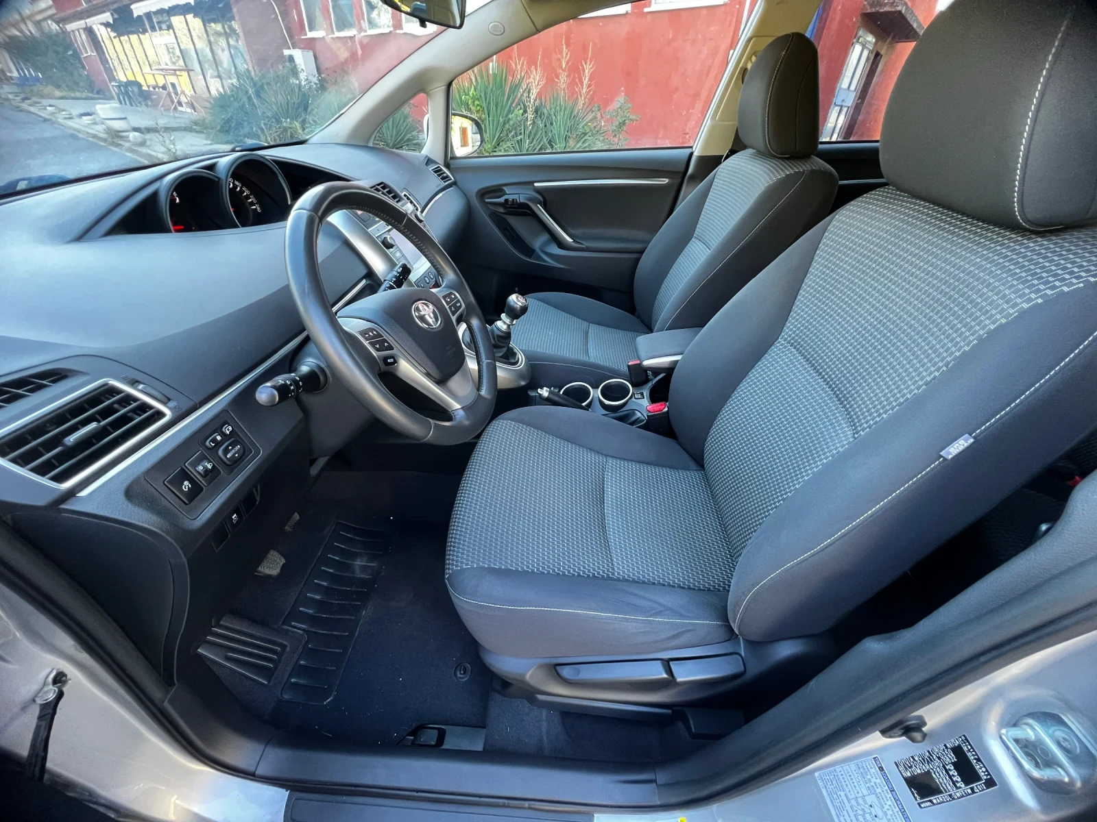 Toyota Verso 1.6D4D , EU5B , 7mesta, снимка 6 - Автомобили и джипове - 56364354