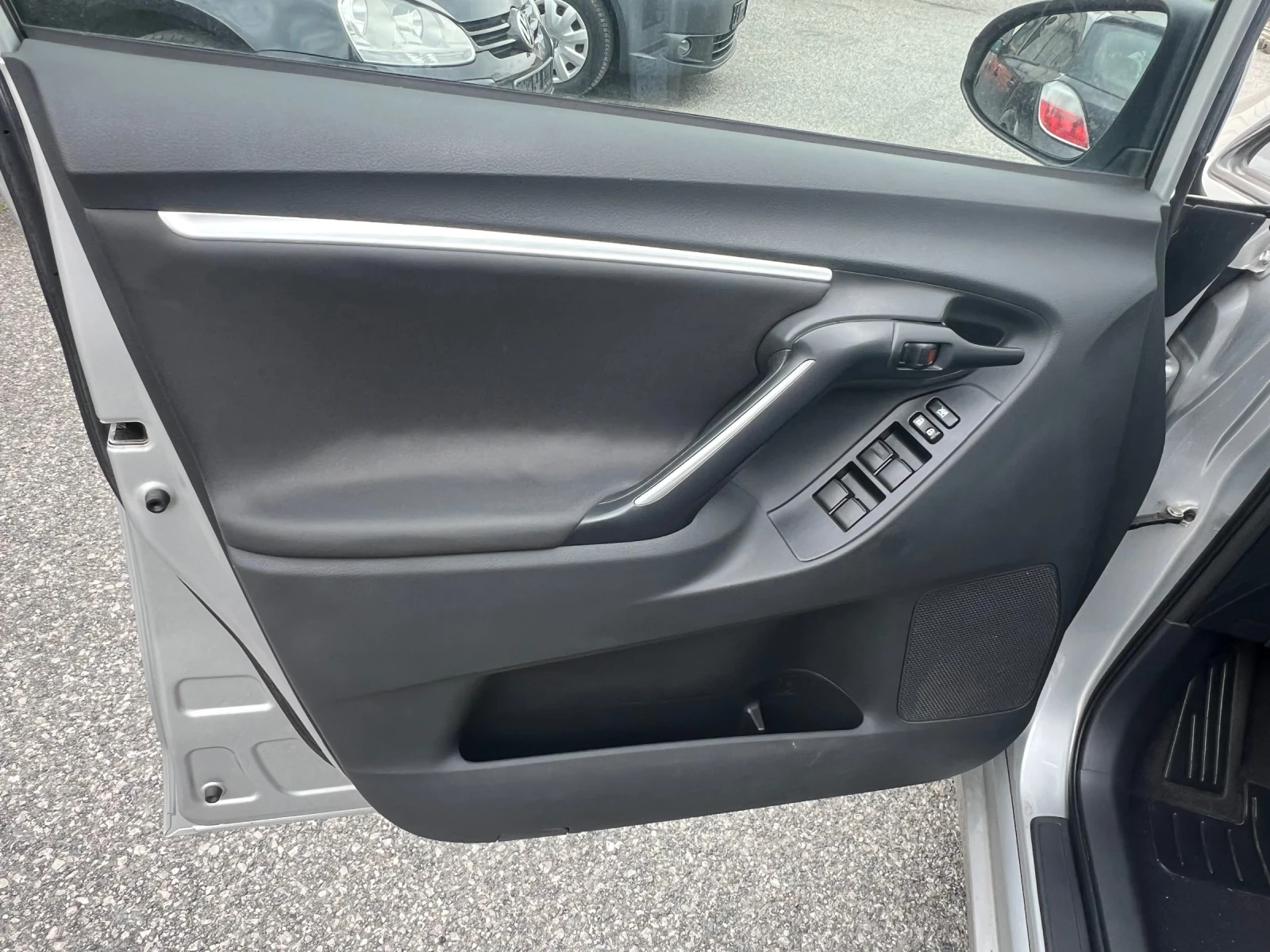 Toyota Verso 1.6D4D , EU5B , 7mesta, снимка 12 - Автомобили и джипове - 56364354