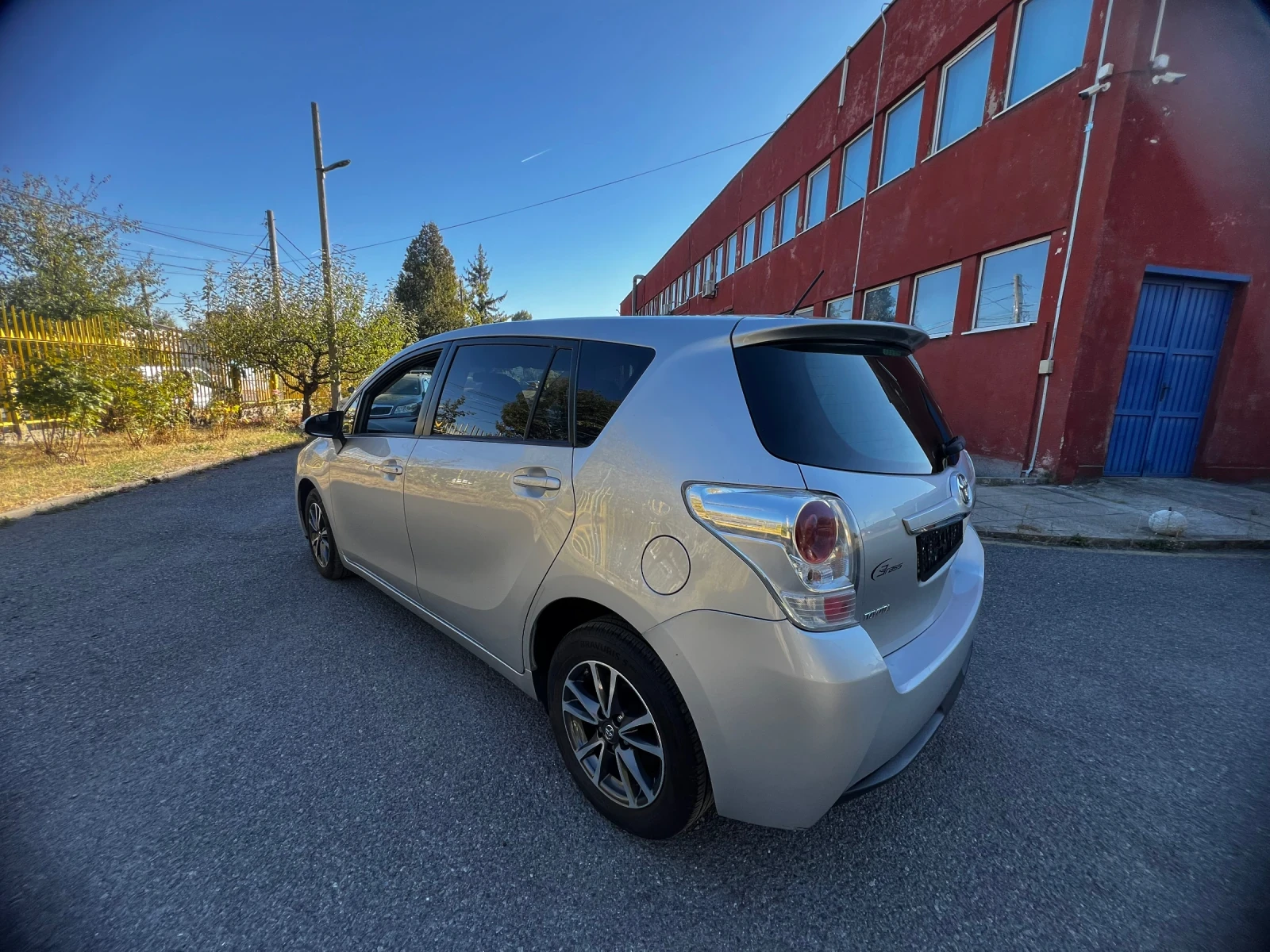 Toyota Verso 1.6D4D , EU5B , 7mesta, снимка 3 - Автомобили и джипове - 56364354