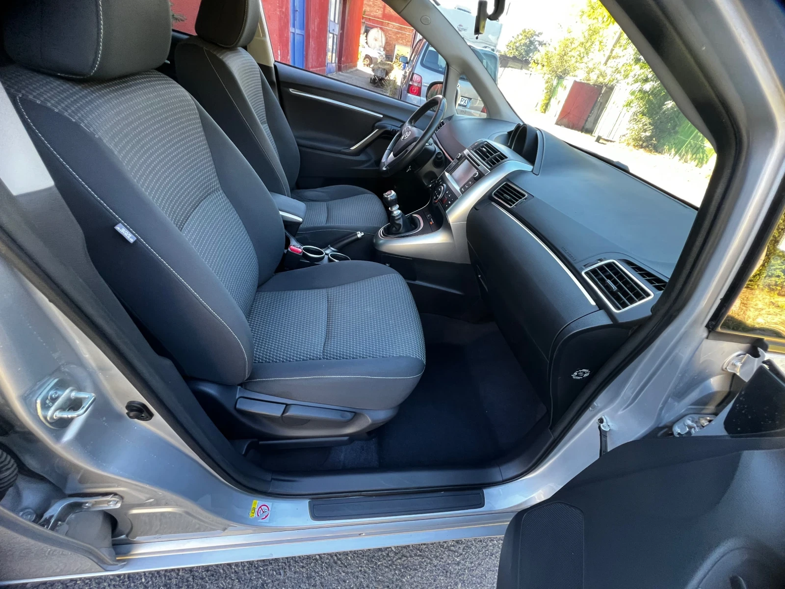 Toyota Verso 1.6D4D , EU5B , 7mesta, снимка 7 - Автомобили и джипове - 56364354
