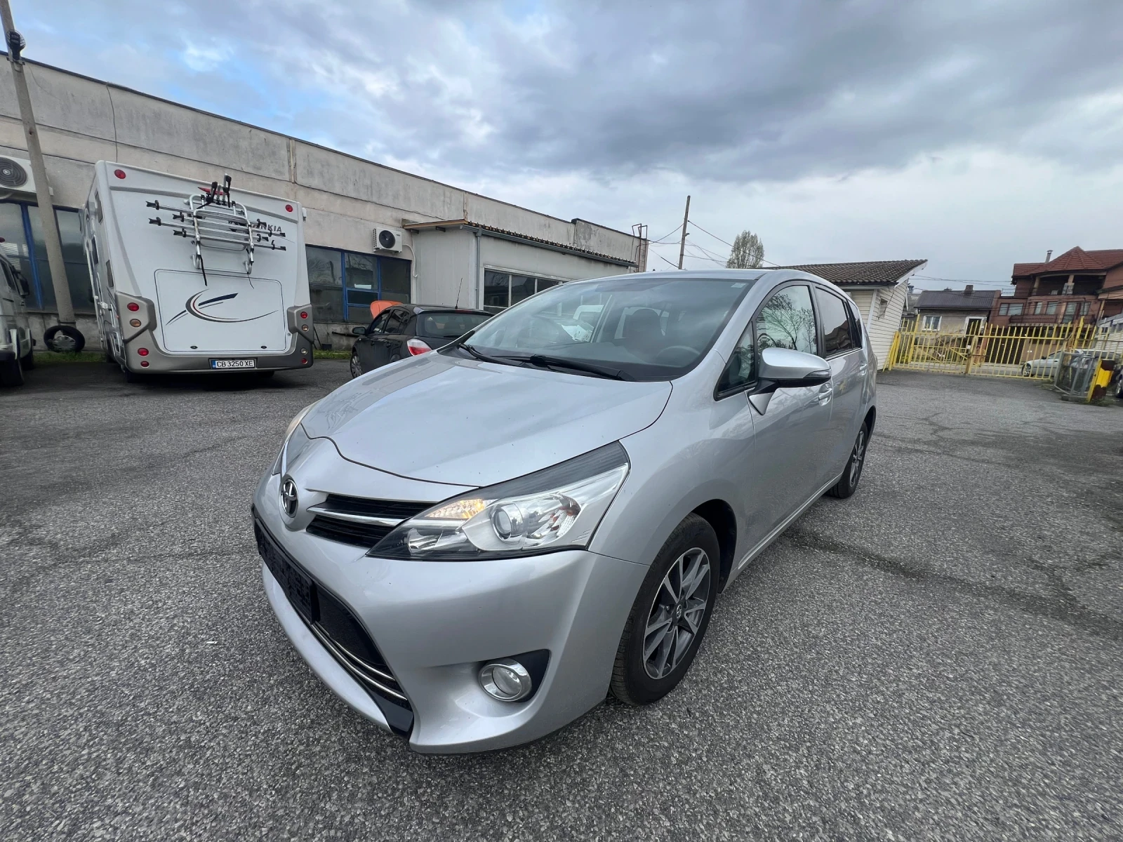 Toyota Verso 1.6D4D , EU5B , 7mesta, снимка 13 - Автомобили и джипове - 56364354