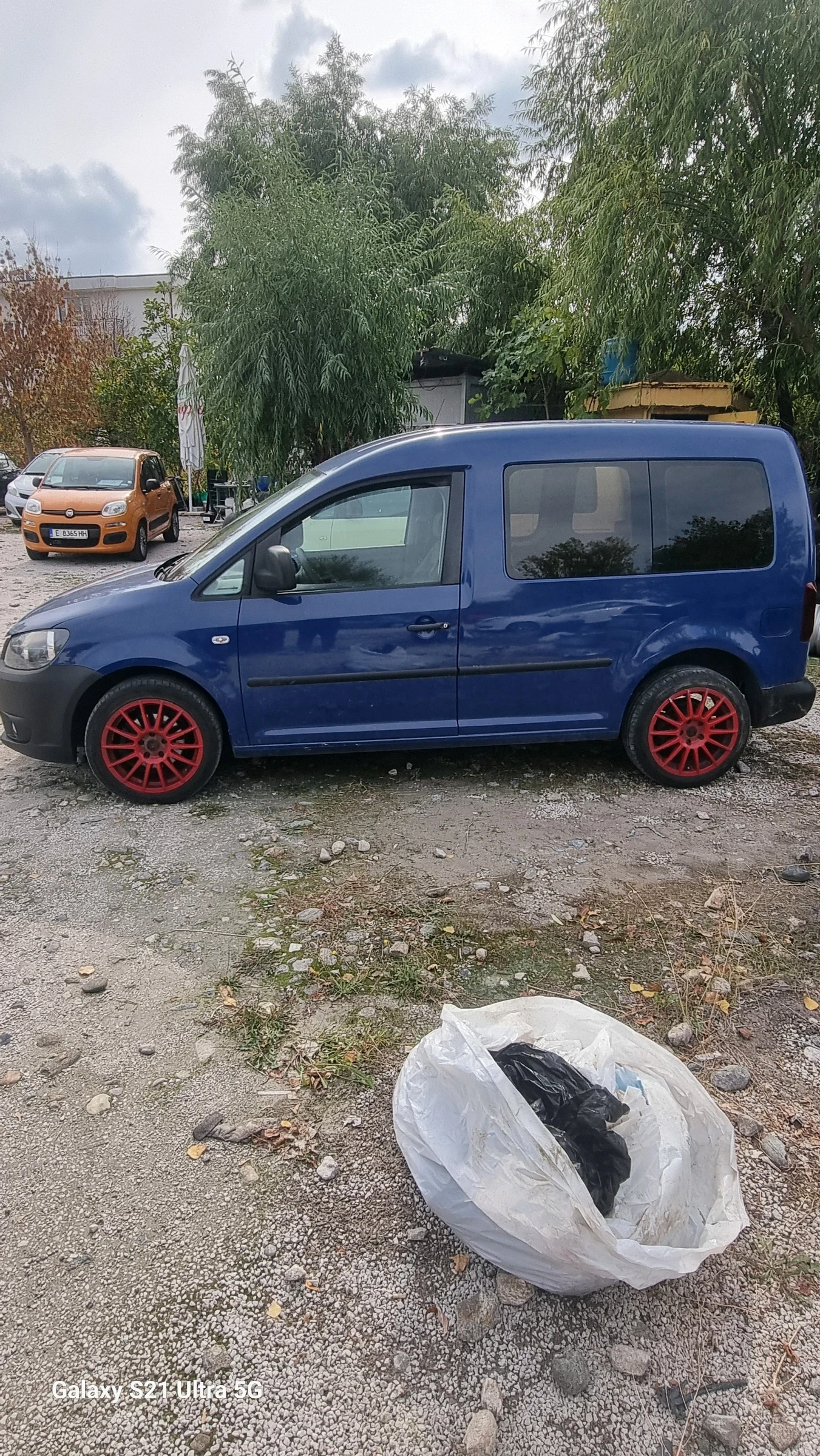 VW Caddy 1.6tdi, снимка 4 - Автомобили и джипове - 56610444