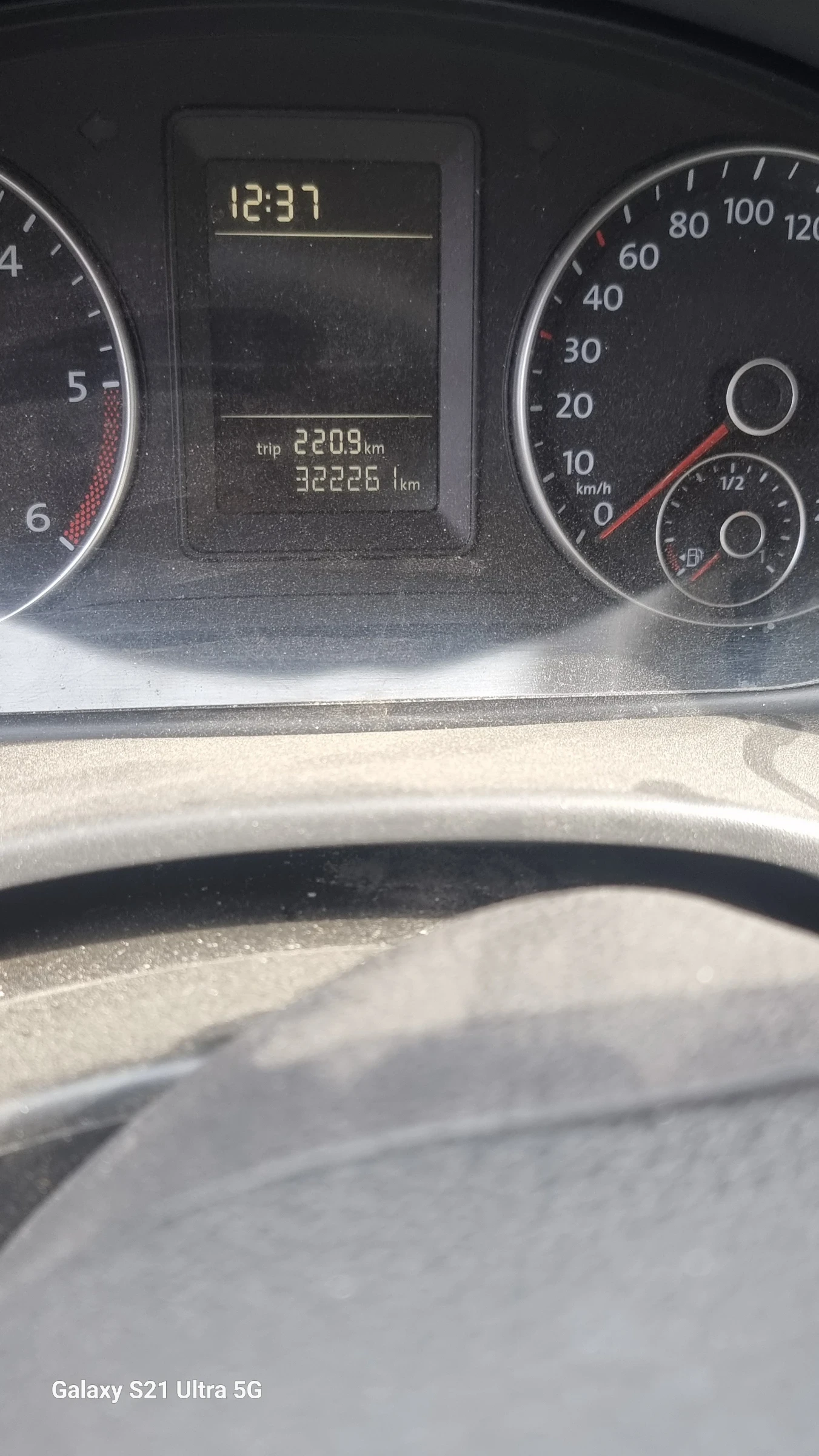 VW Caddy 1.6tdi, снимка 11 - Автомобили и джипове - 56610444