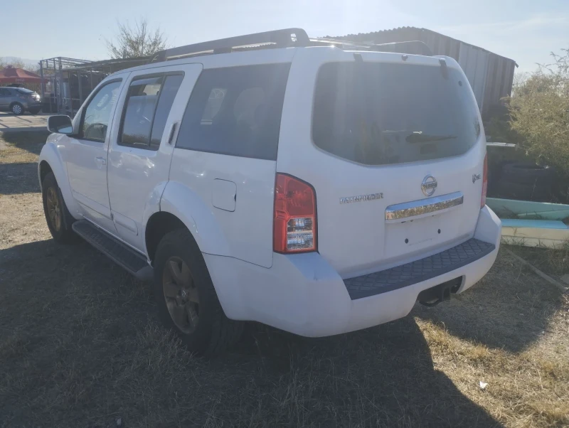 Nissan Pathfinder 4.0, снимка 6 - Автомобили и джипове - 48276598