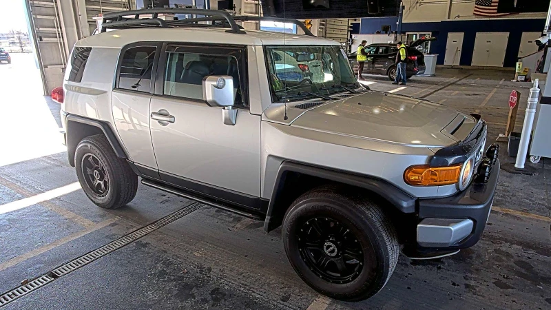 Toyota Fj cruiser 2007 Toyota FJ Cruiser wRear Doors, снимка 3 - Автомобили и джипове - 48395372