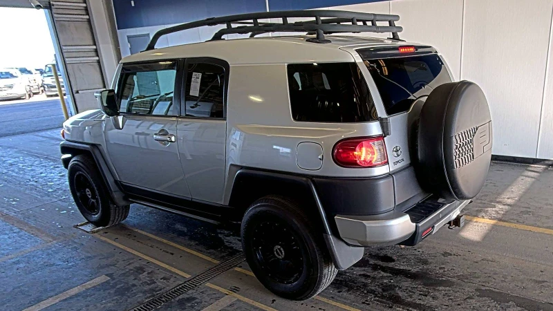 Toyota Fj cruiser 2007 Toyota FJ Cruiser wRear Doors, снимка 6 - Автомобили и джипове - 48395372