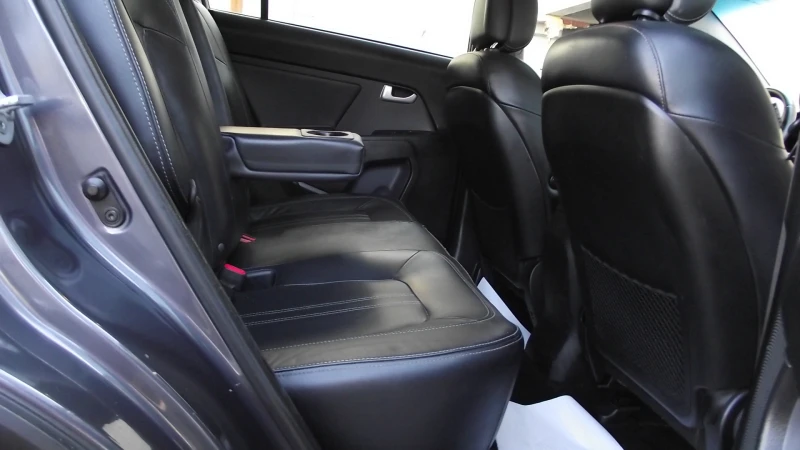 Kia Sportage 1.7.d.116.k.c.КОЖА.FACE., снимка 16 - Автомобили и джипове - 51770358