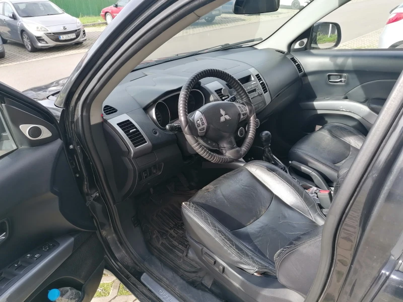Mitsubishi Outlander, снимка 4 - Автомобили и джипове - 52455094