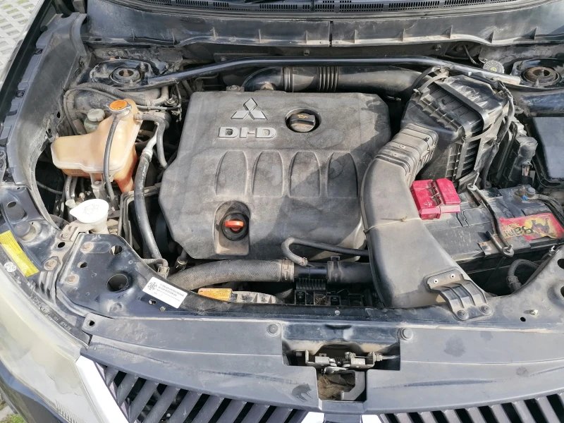 Mitsubishi Outlander, снимка 3 - Автомобили и джипове - 52455094