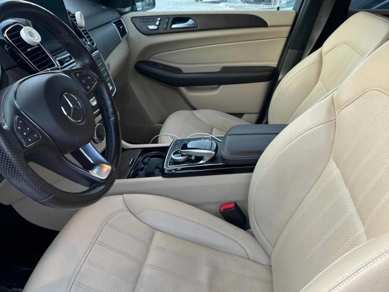 Mercedes-Benz GLE 400 * 400 * CARFAX * БЕЗ ПЪРВОНАЧАЛНА ВНОСКА, снимка 14 - Автомобили и джипове - 53220970