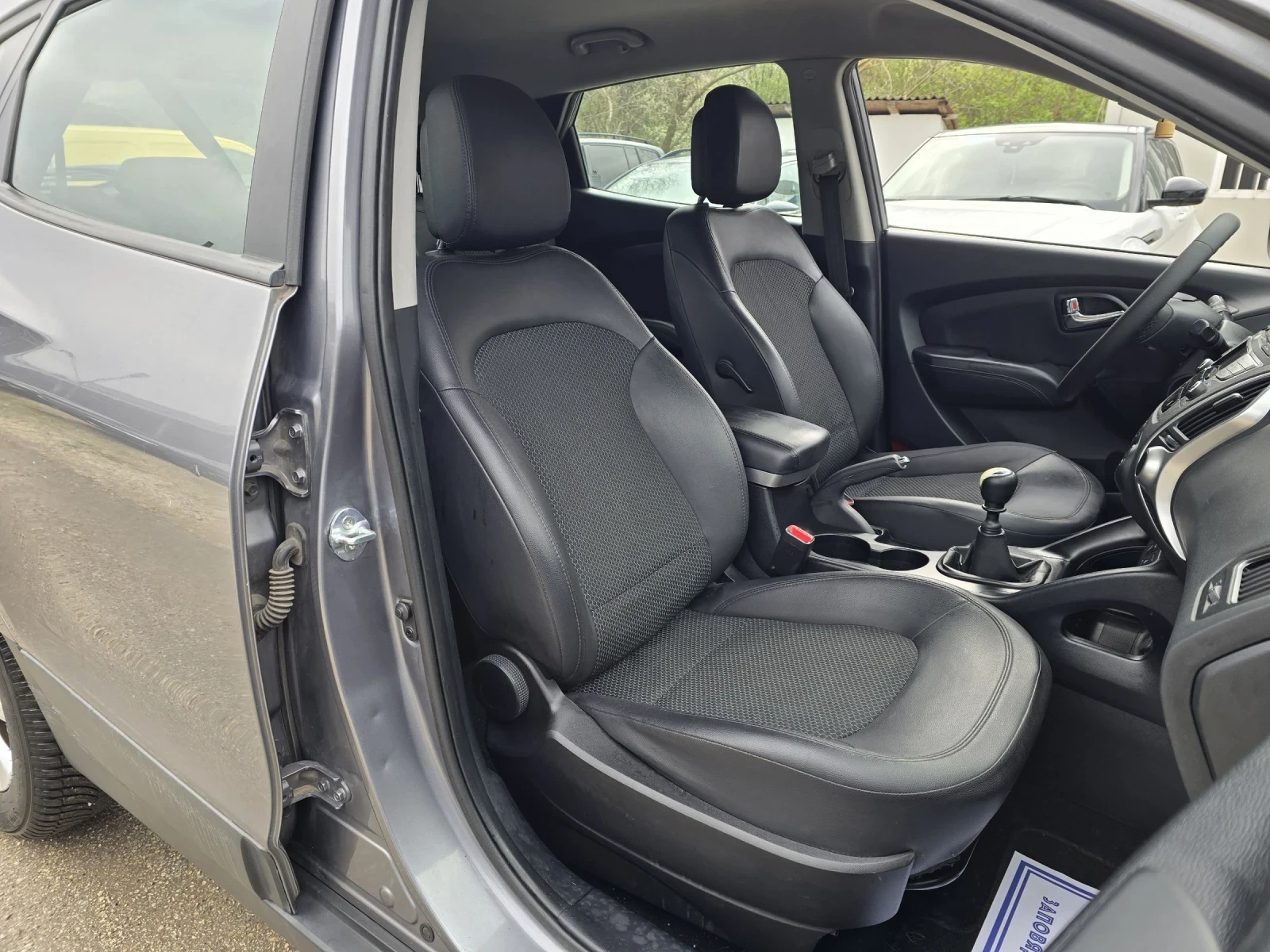 Hyundai IX35 1.7crdi 116к.с Топ състояние , снимка 12 - Автомобили и джипове - 54079064