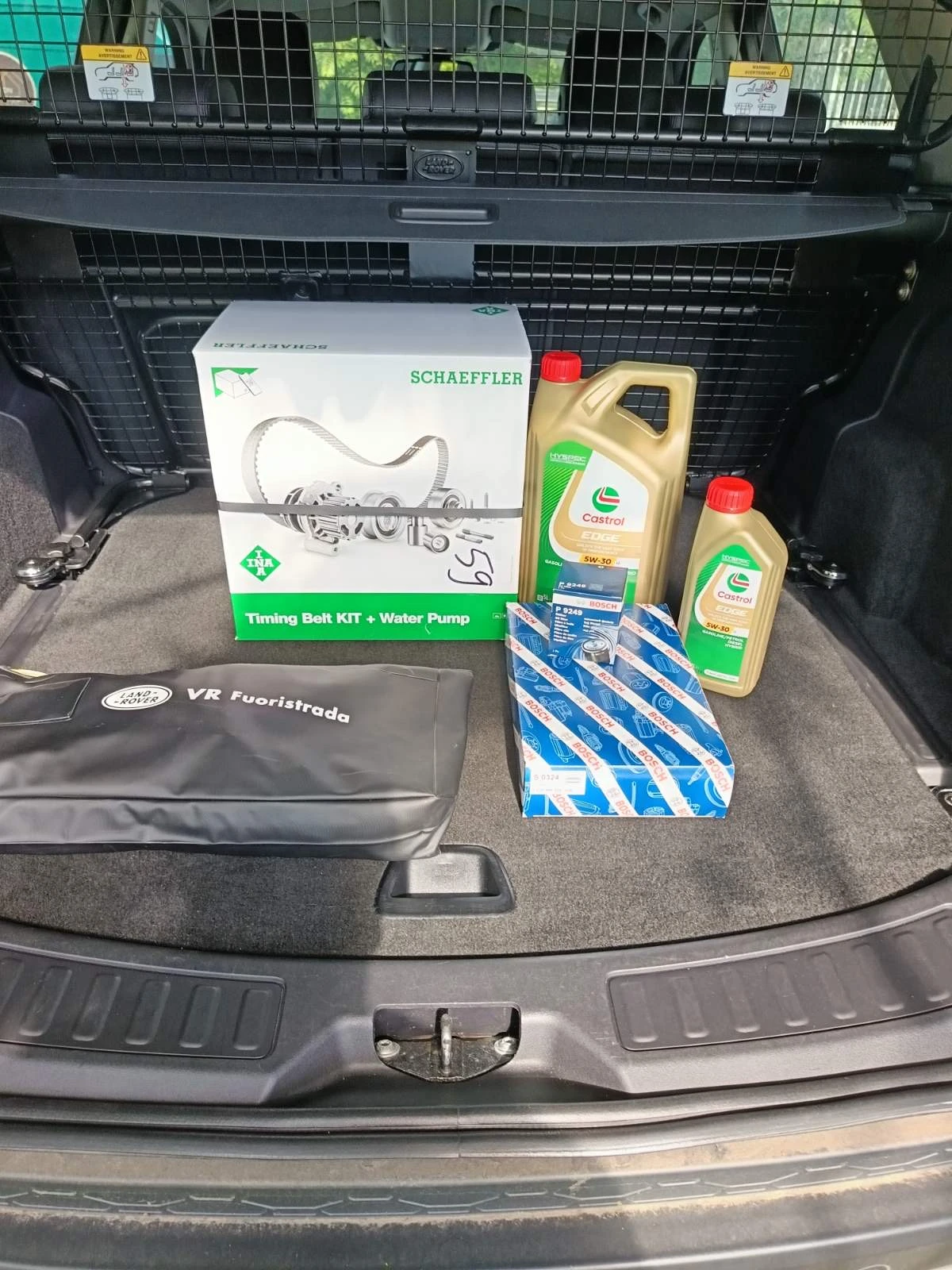 Land Rover Discovery Sport 2.2HDI Automat 4x4, снимка 12 - Автомобили и джипове - 54869429