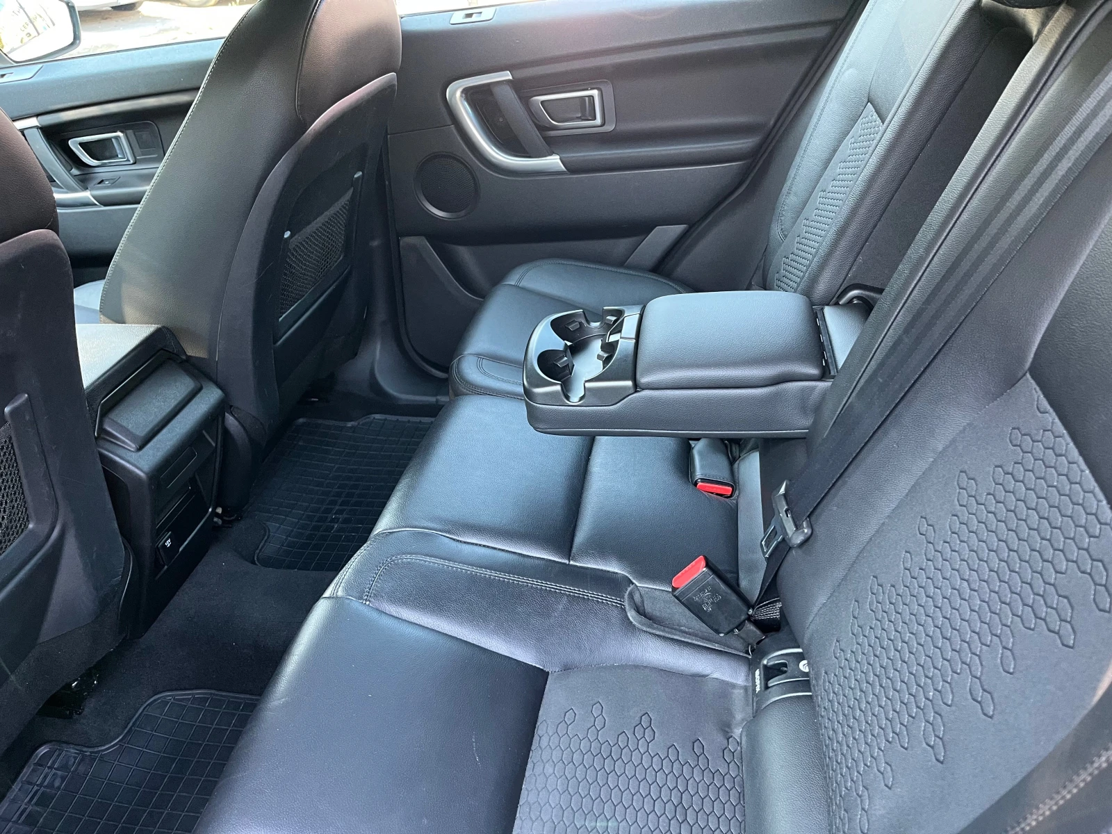 Land Rover Discovery Sport 2.2HDI Automat 4x4, снимка 7 - Автомобили и джипове - 54869429