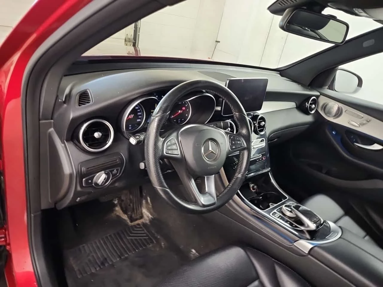 Mercedes-Benz GLC 300 BURMESTER * PANO * KEYLESS *  ПОДГРЕВИ * CARFAX, снимка 10 - Автомобили и джипове - 54918598