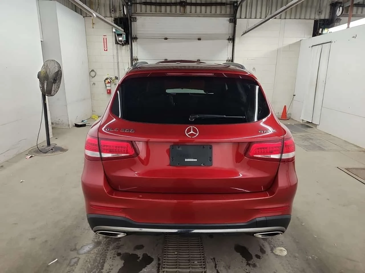 Mercedes-Benz GLC 300 BURMESTER * PANO * KEYLESS *  ПОДГРЕВИ * CARFAX, снимка 17 - Автомобили и джипове - 54918598
