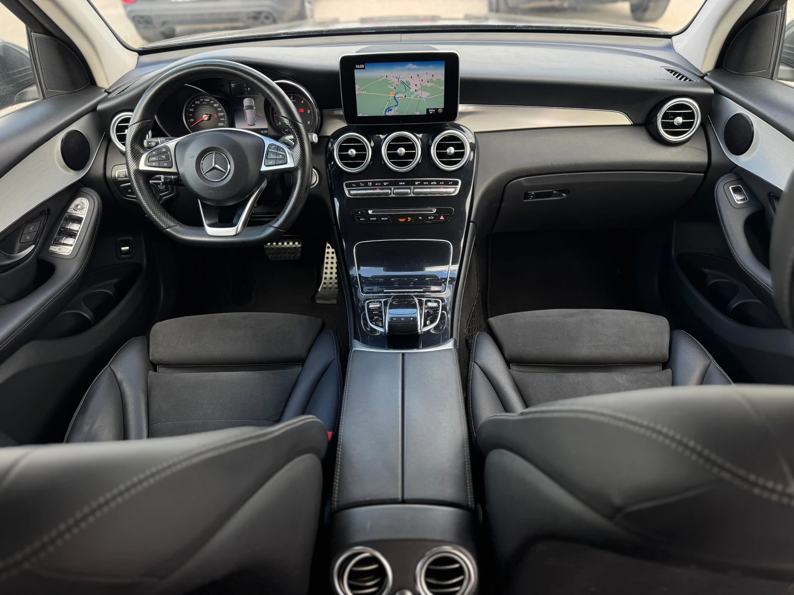 Mercedes-Benz GLC 250 AMG 4MATIC, снимка 14 - Автомобили и джипове - 55190032