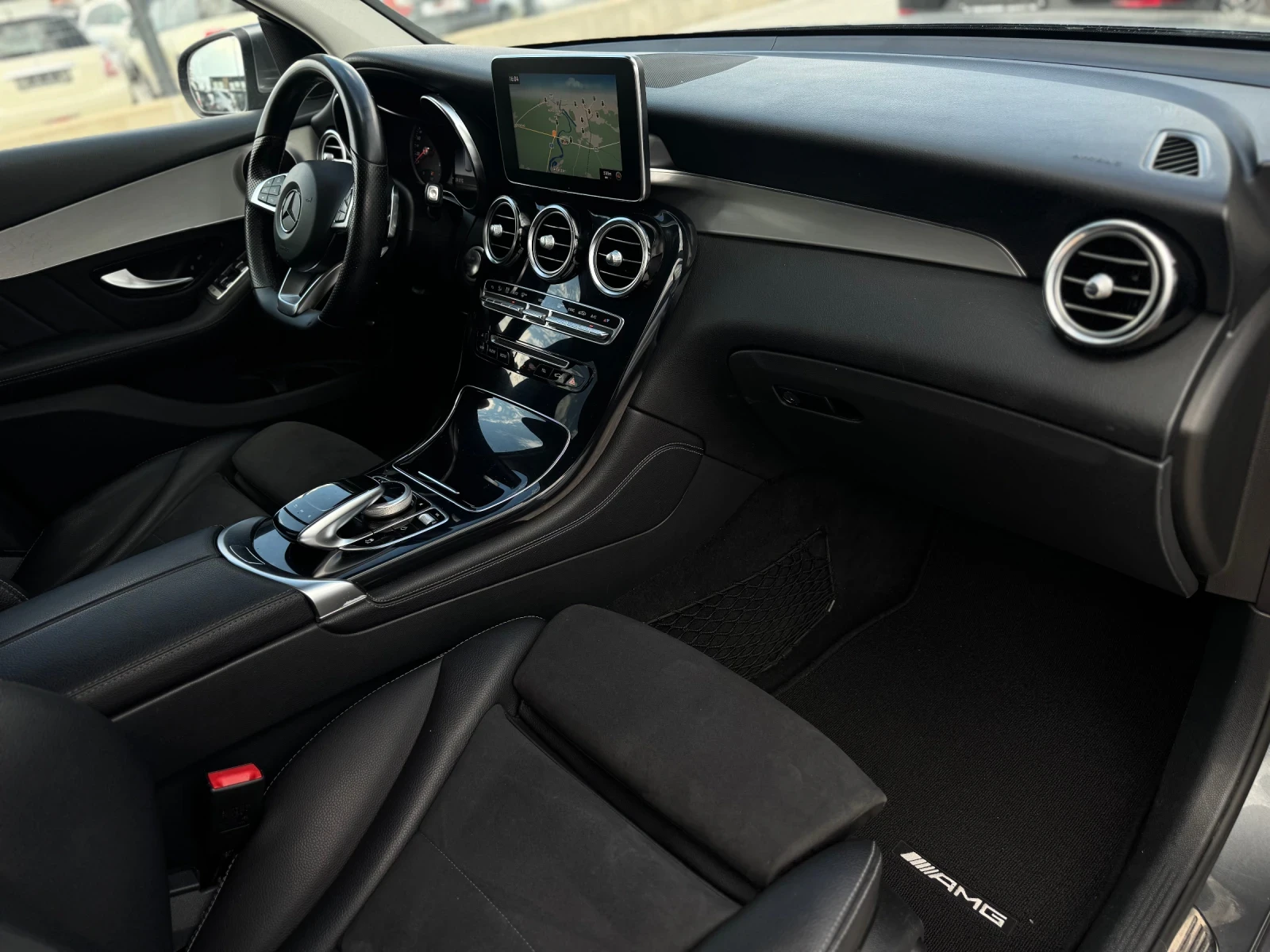 Mercedes-Benz GLC 250 AMG 4MATIC, снимка 12 - Автомобили и джипове - 55190032