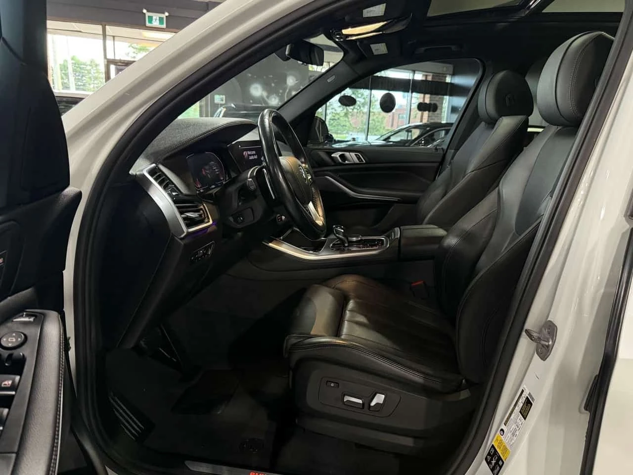 BMW X5 * 40i * SPORT PKG * CLEAN CARFAX * PANO, снимка 9 - Автомобили и джипове - 55740983