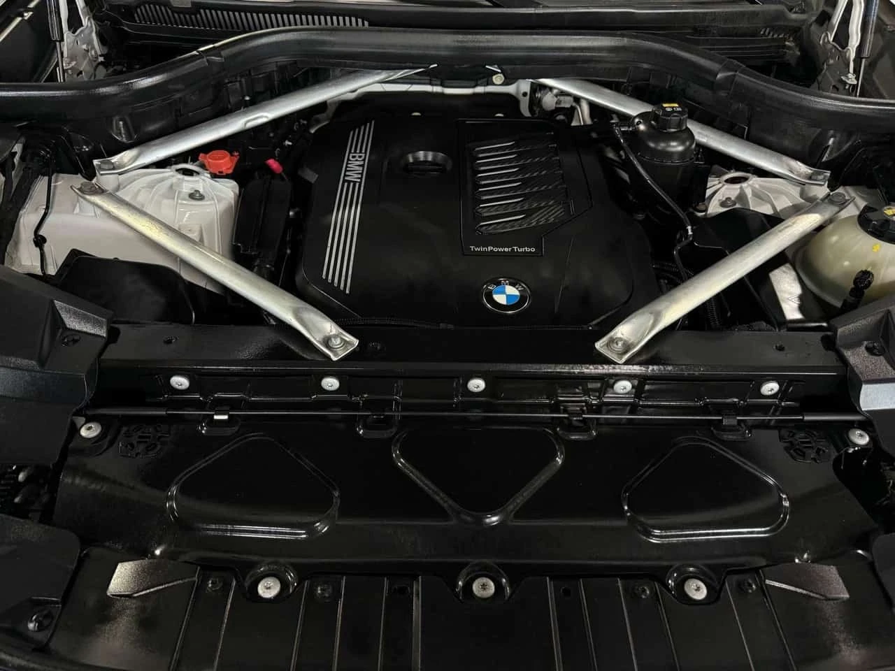 BMW X5 * 40i * SPORT PKG * CLEAN CARFAX * PANO, снимка 17 - Автомобили и джипове - 55740983