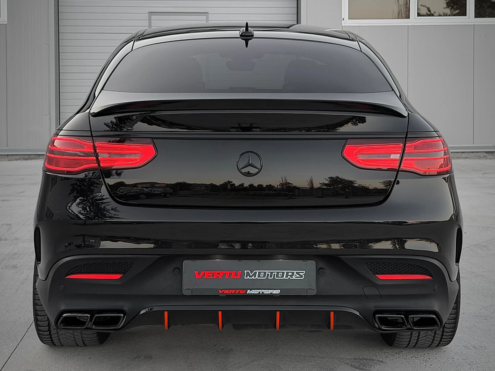 Mercedes-Benz GLE 350 6.3 AMG/ 9G/ NIGHT EDITION/ 3xTV/ CARBON/ 4MATIC/, снимка 4 - Автомобили и джипове - 55772078