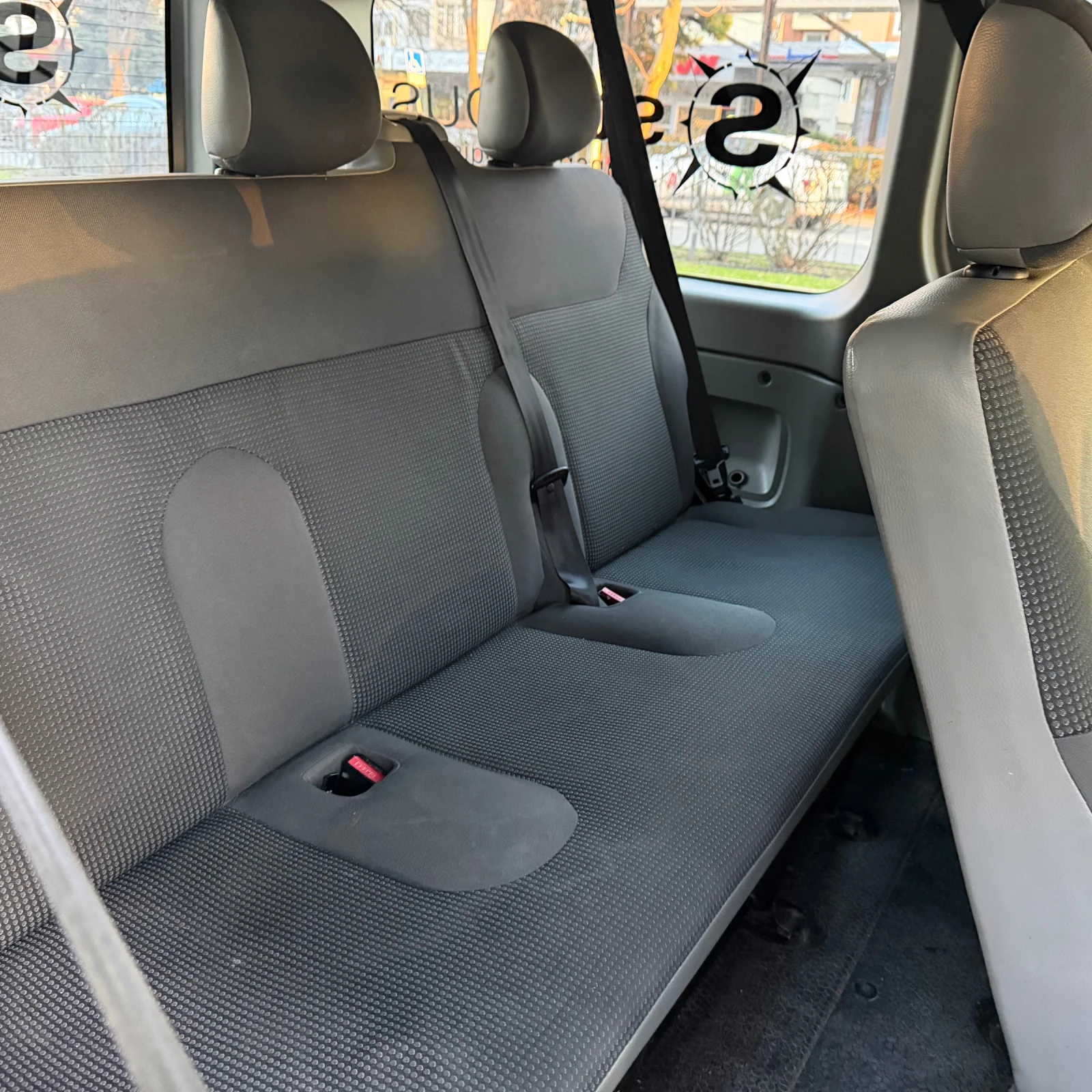 Opel Vivaro  - изображение 9