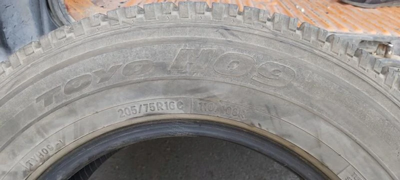 Гуми Зимни 205/75R16, снимка 6 - Гуми и джанти - 34164851