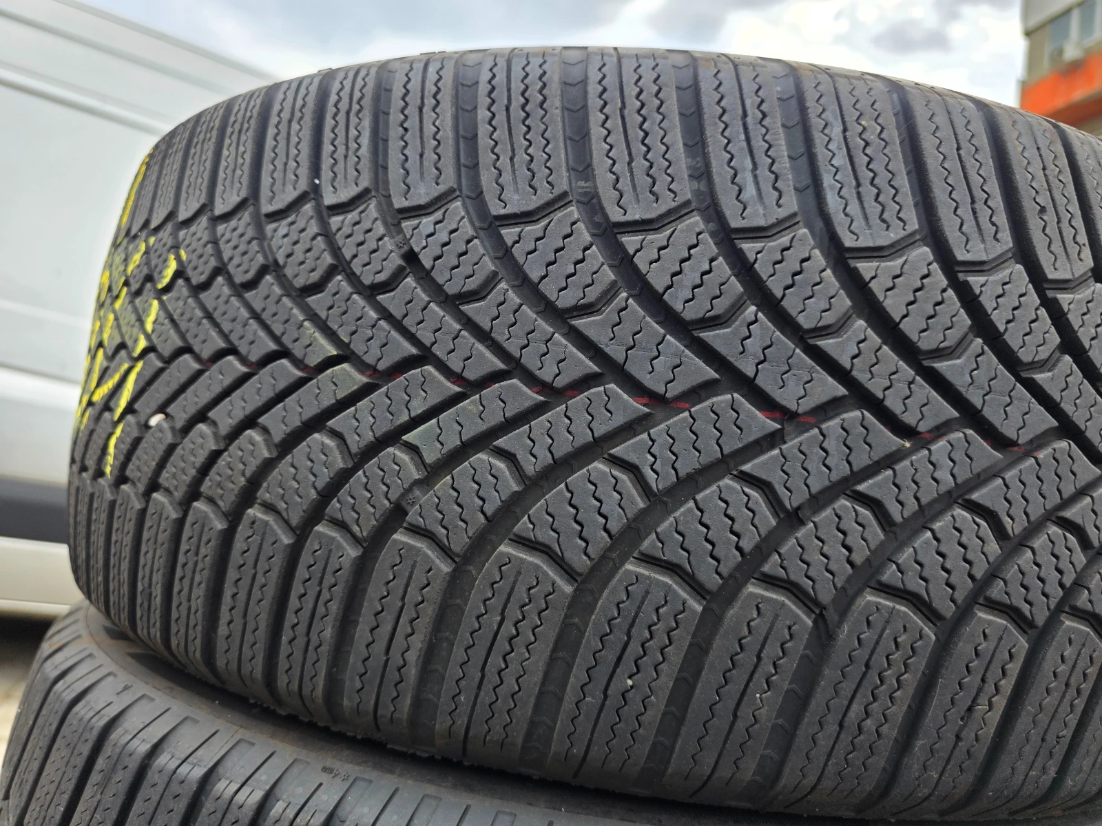 ���� 215/50R17 | Mobile.bg � ����������� 1