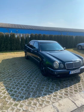 Mercedes-Benz E 250 Авангард, снимка 8