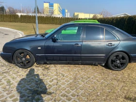 Mercedes-Benz E 250 Авангард, снимка 9