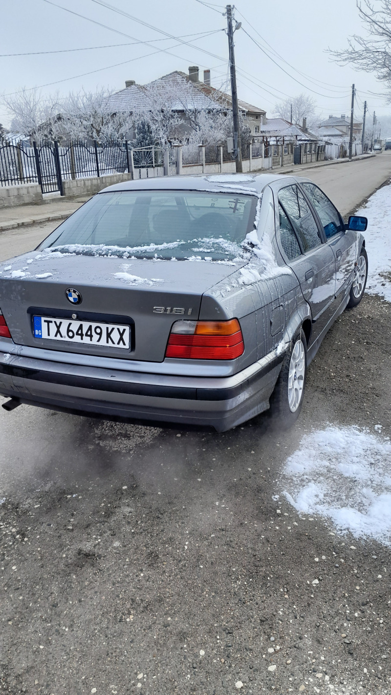 BMW 318, снимка 5 - Автомобили и джипове - 45604293
