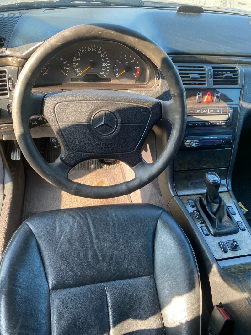 Mercedes-Benz E 250 Авангард, снимка 12 - Автомобили и джипове - 48922987