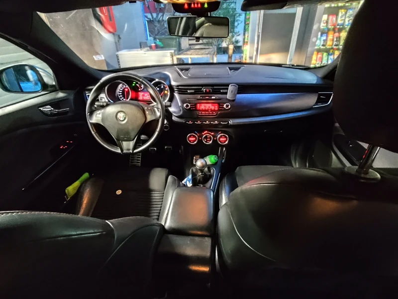 Alfa Romeo Giulietta 2.0 diesel, снимка 10 - Автомобили и джипове - 52304284