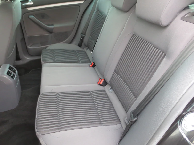 VW Golf 1.9 TDI, снимка 12 - Автомобили и джипове - 52709071