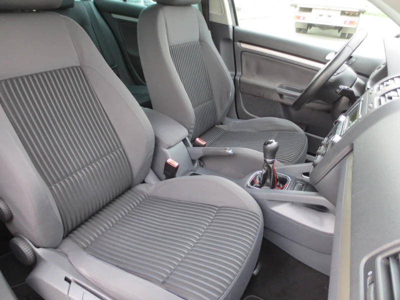 VW Golf 1.9 TDI, снимка 15 - Автомобили и джипове - 52709071