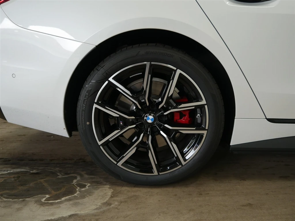 BMW i4 xDrive40 Gran Coupe - изображение 5