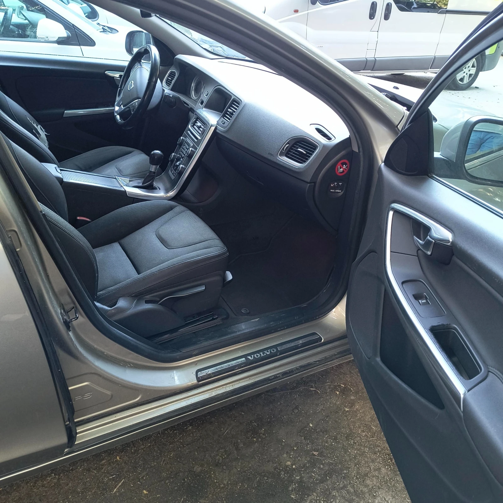 Volvo S60 T4 - изображение 10