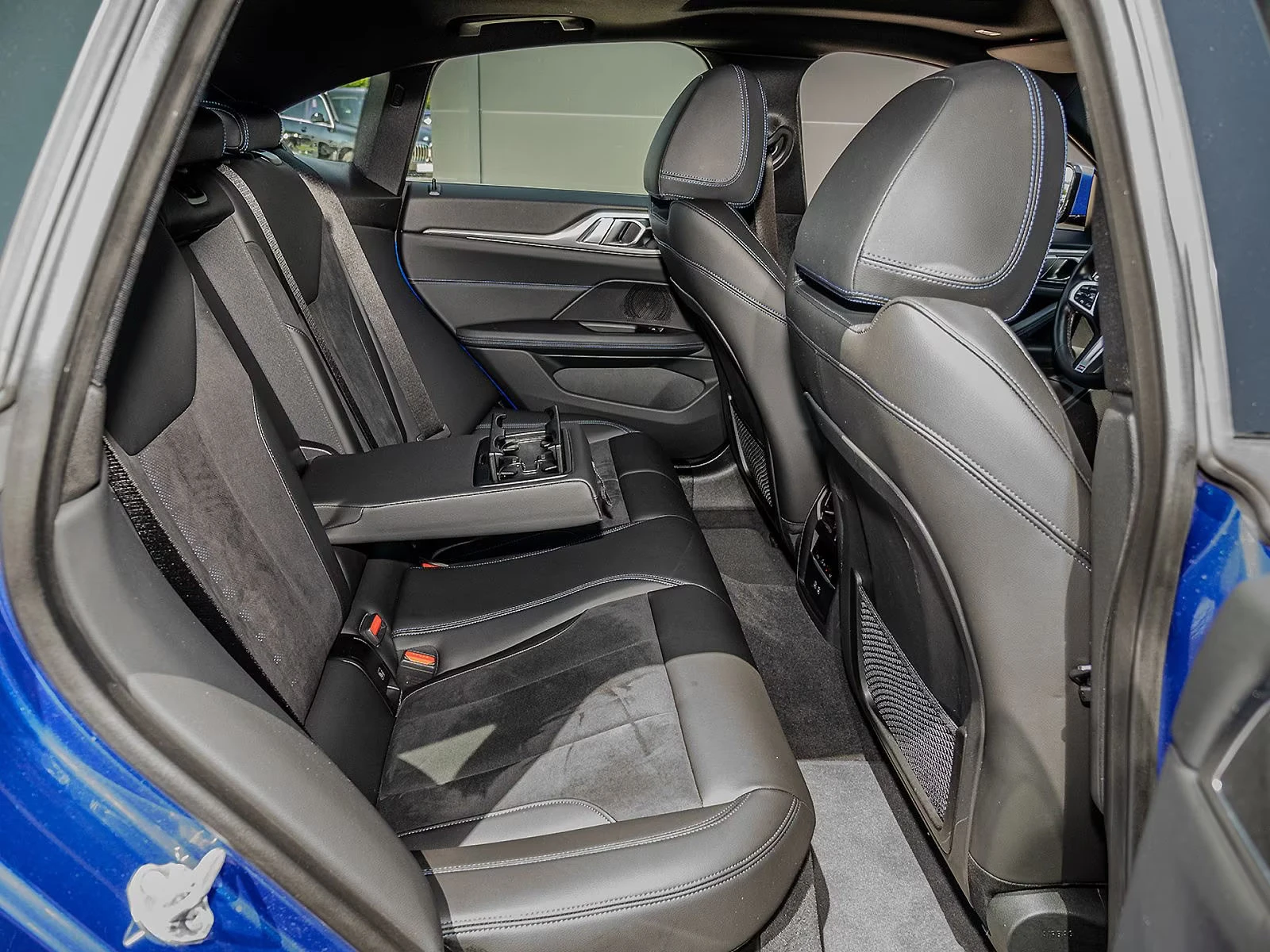 BMW i4 eDRIVE40/340HP/M-SPORT/GC/CAM/NAVI/DIGI/688fpr | Mobile.bg   15