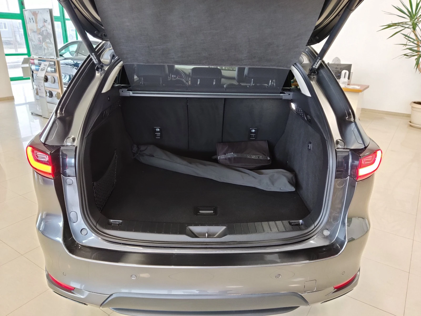 Mazda CX-60 2.5 e-Skyactiv PHEV, снимка 3 - Автомобили и джипове - 52373609