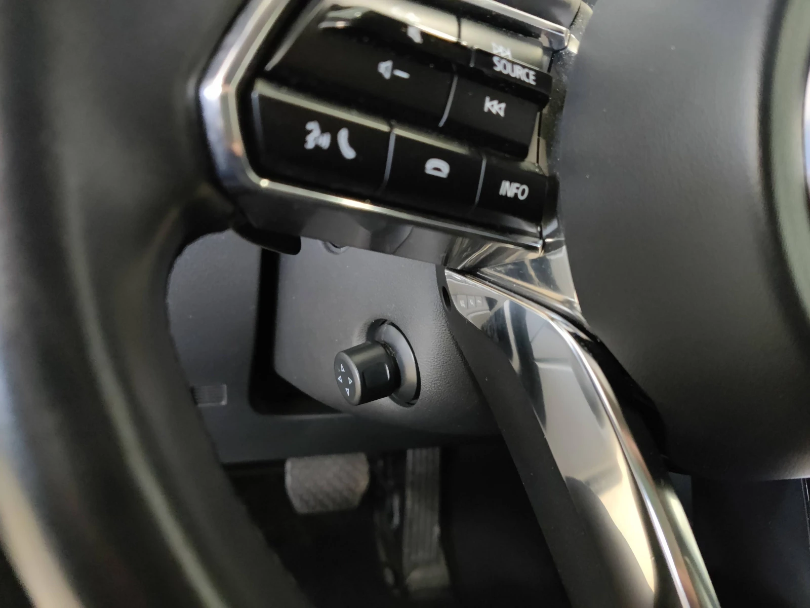 Mazda CX-60 2.5 e-Skyactiv PHEV, снимка 11 - Автомобили и джипове - 52373609