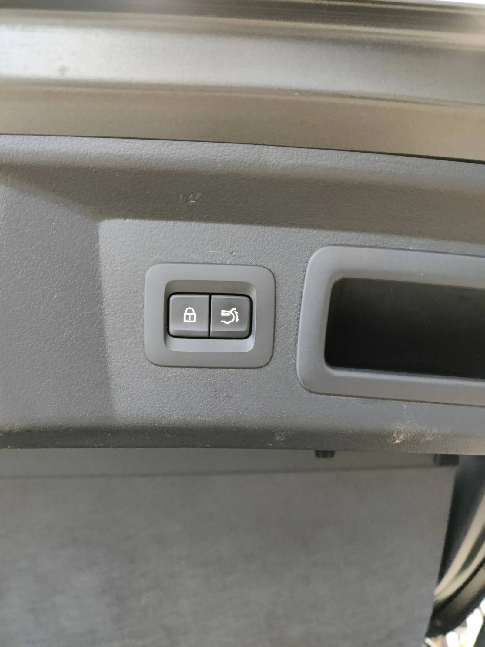 Mazda CX-60 2.5 e-Skyactiv PHEV, снимка 4 - Автомобили и джипове - 52373609