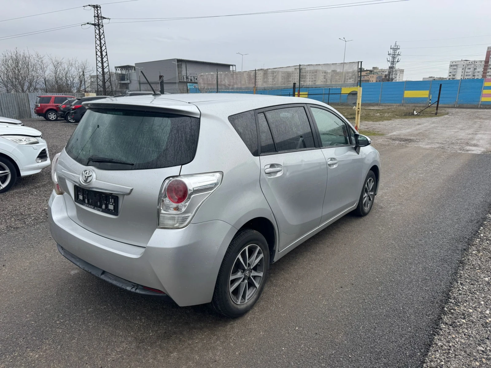 Toyota Verso  1600 - изображение 2