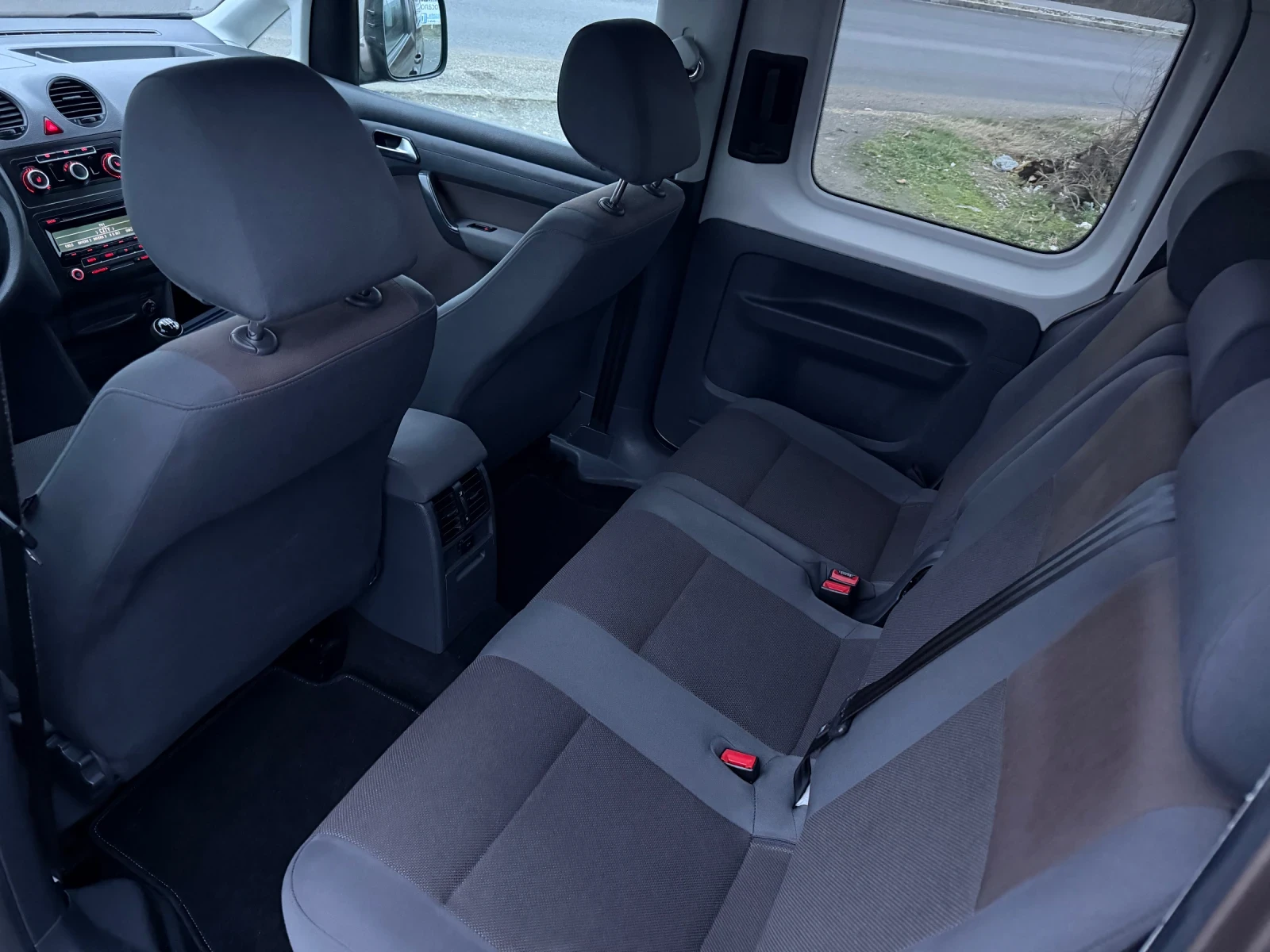 VW Caddy 2.0TDI - 140 �.� / 4�4 / ����5 | Mobile.bg � ����������� 12