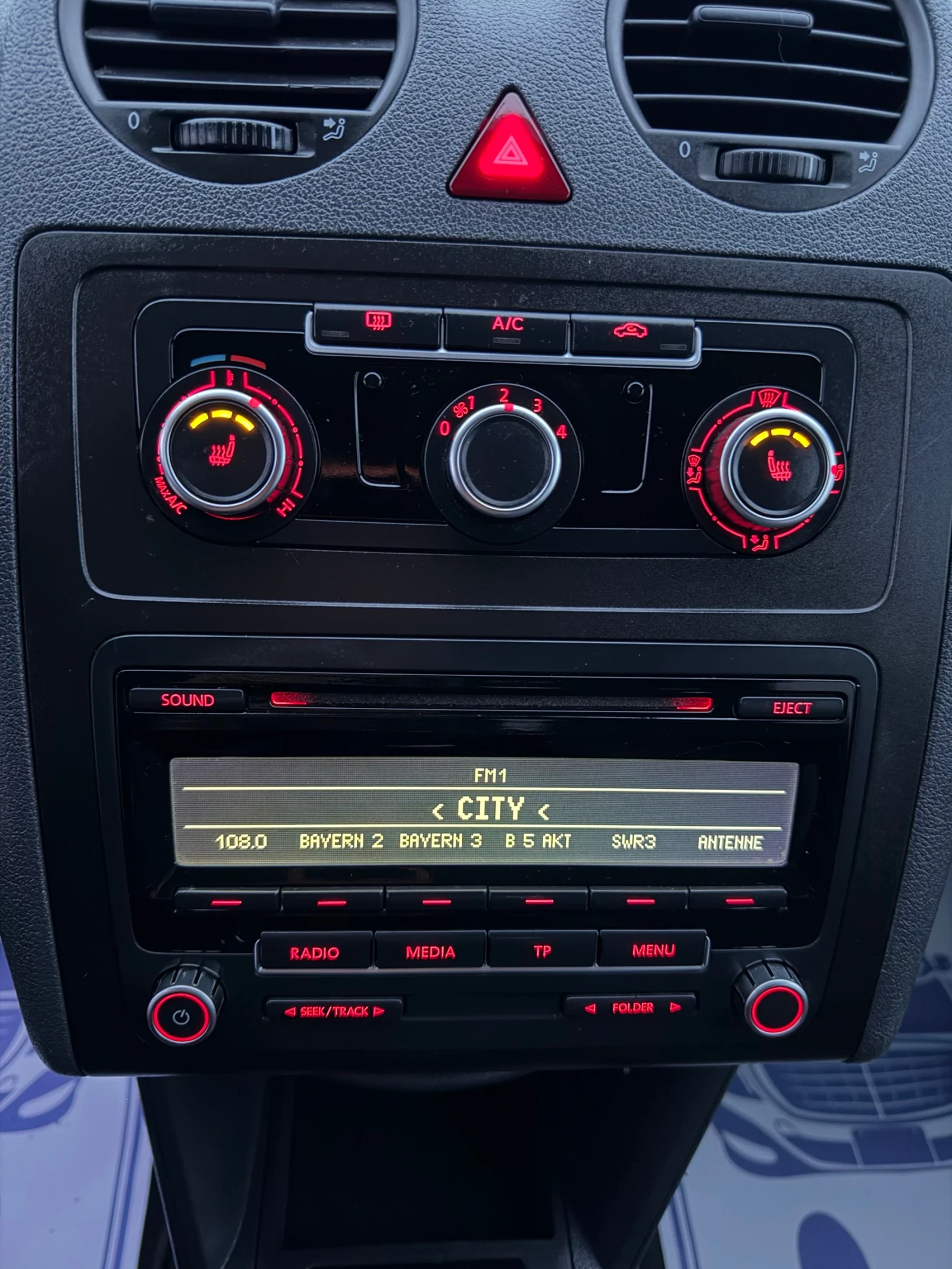 VW Caddy 2.0TDI - 140 �.� / 4�4 / ����5 | Mobile.bg � ����������� 17