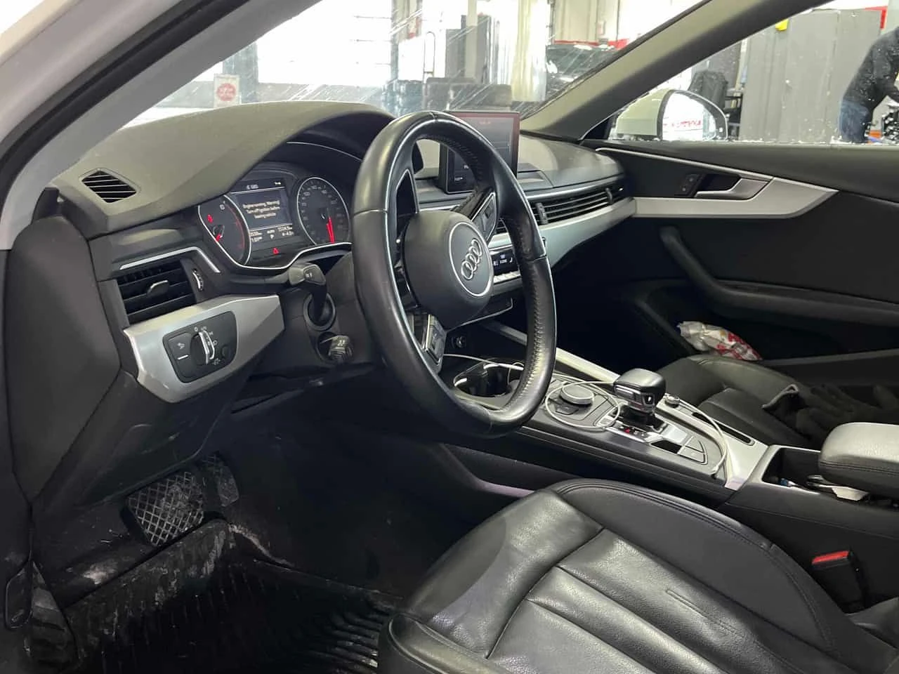 Audi A4 * Komfort * CARFAX * 2 КЛЮЧА * KEYLESS * ПОДГРЕВИ, снимка 5 - Автомобили и джипове - 53893054