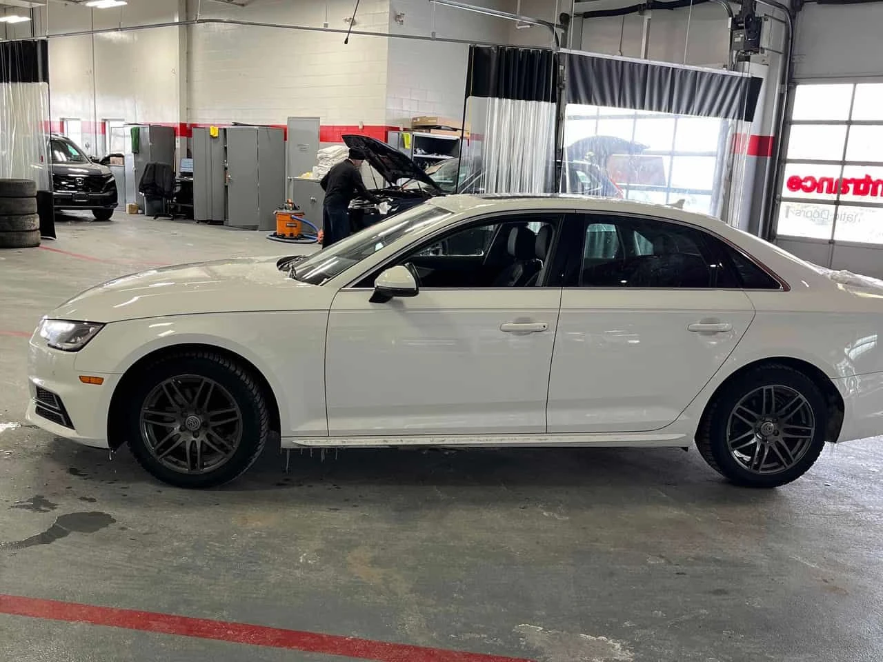 Audi A4 * Komfort * CARFAX * 2 КЛЮЧА * KEYLESS * ПОДГРЕВИ, снимка 2 - Автомобили и джипове - 53893054