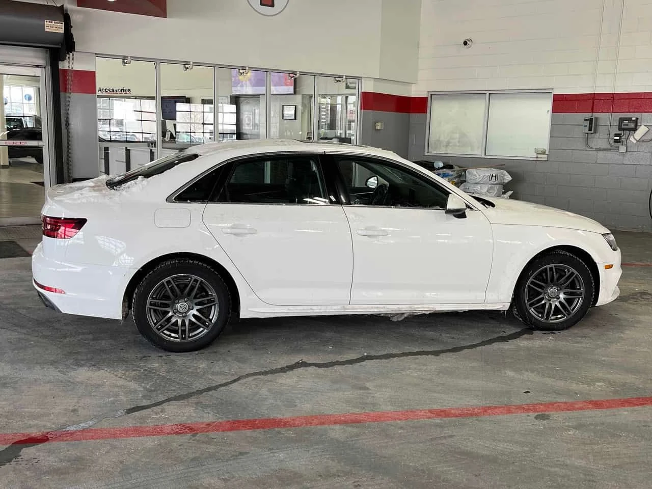 Audi A4 * Komfort * CARFAX * 2 КЛЮЧА * KEYLESS * ПОДГРЕВИ, снимка 3 - Автомобили и джипове - 53893054