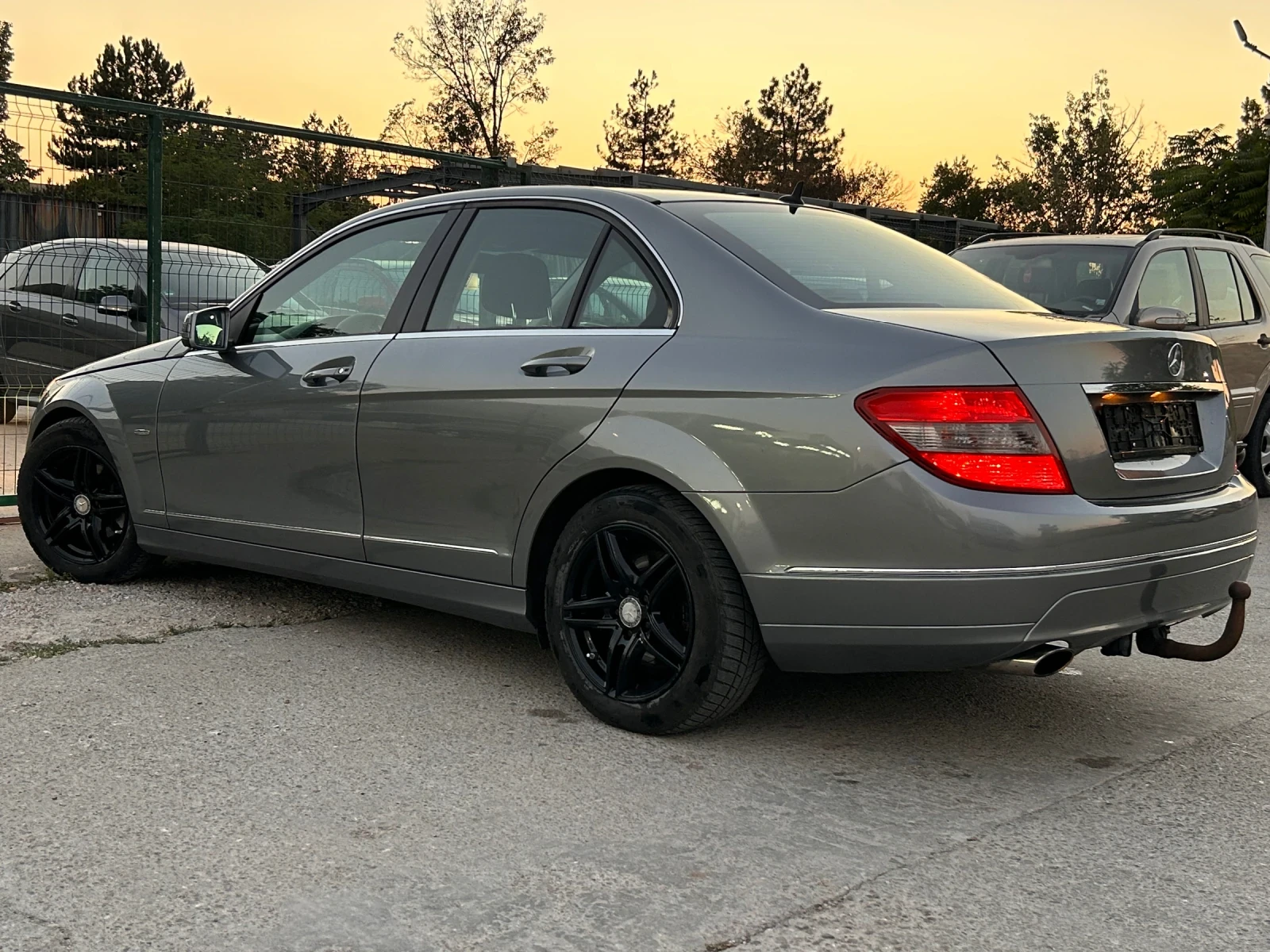 Mercedes-Benz C 200, снимка 2 - Автомобили и джипове - 54083514
