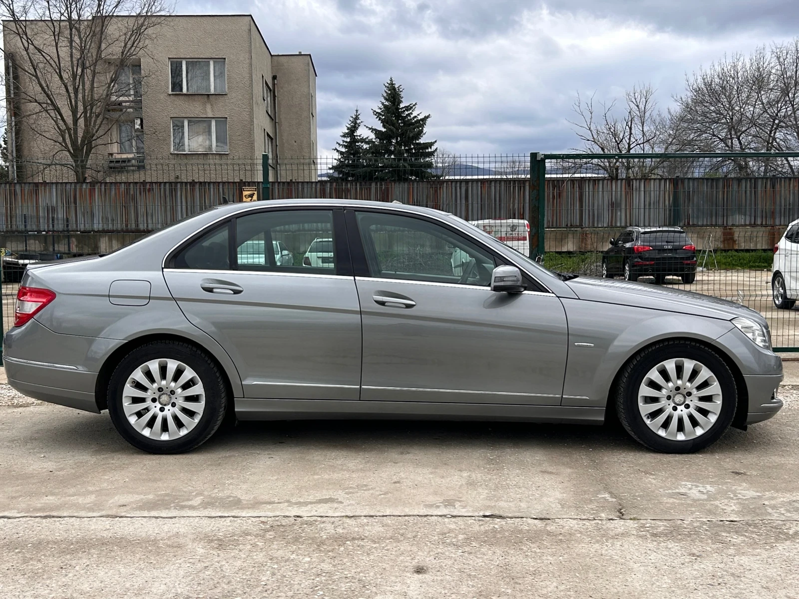 Mercedes-Benz C 200, снимка 7 - Автомобили и джипове - 54083514